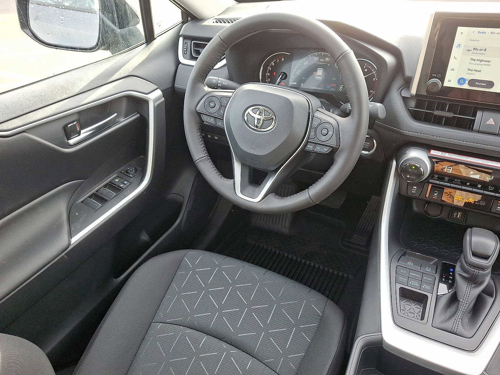 Thumbnail: 2025 Toyota RAV4 - 15