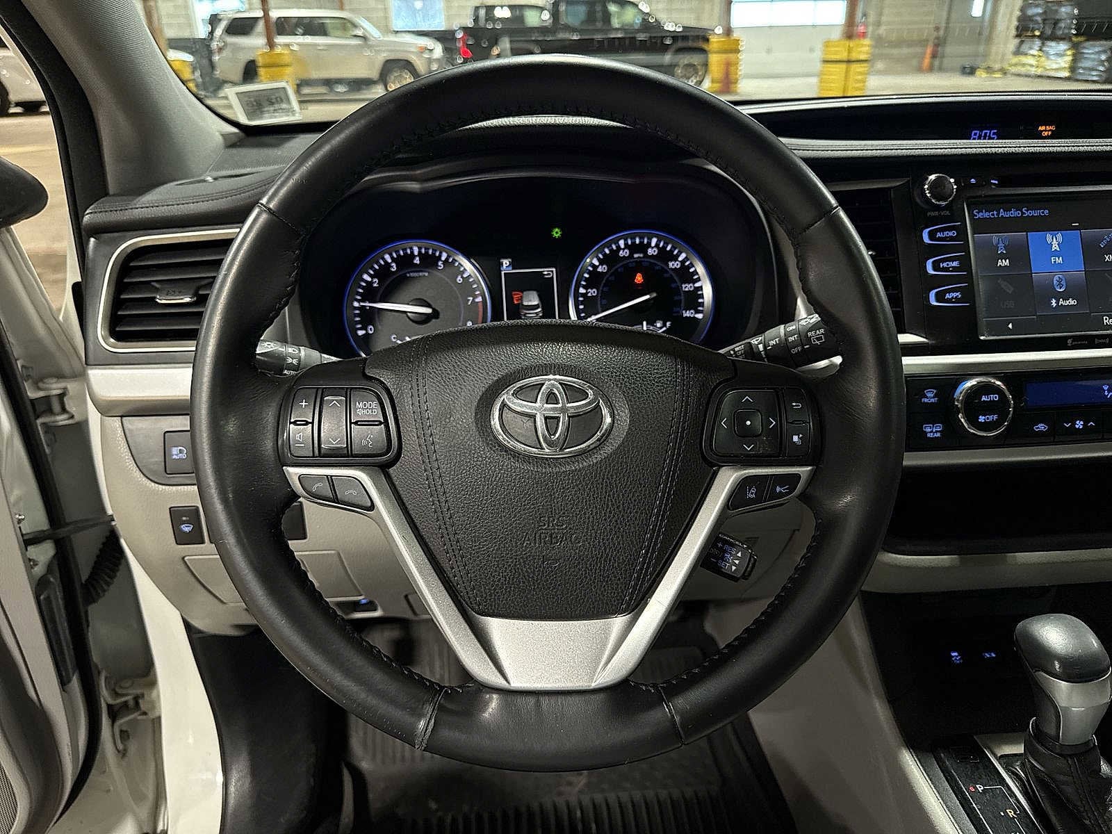 Thumbnail: 2017 Toyota Highlander - 19