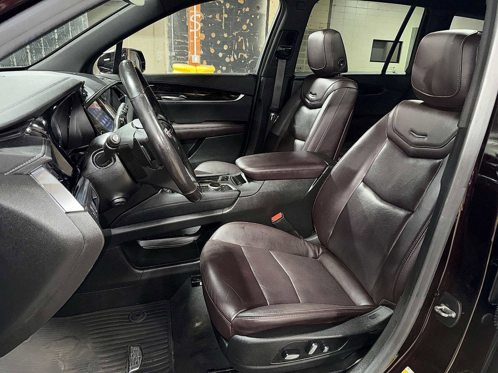 Thumbnail: 2021 Cadillac XT6 - 15