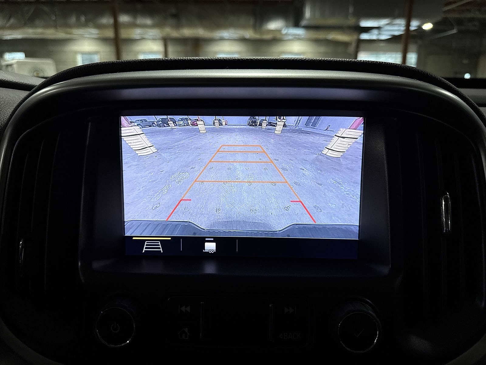 Thumbnail: 2022 Chevrolet Colorado - 24