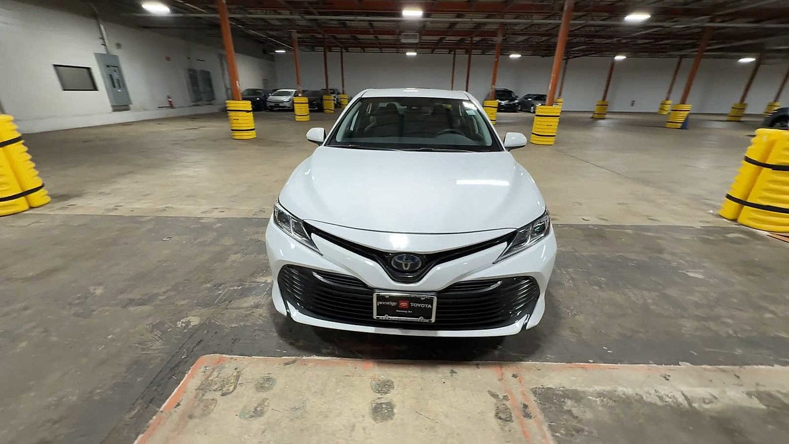 View vehicle photo 3