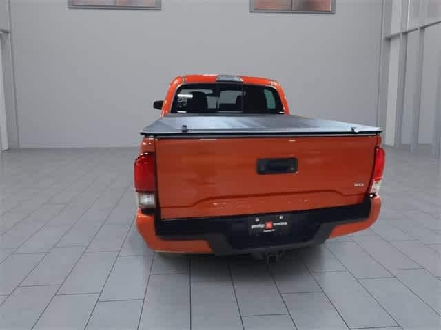 Thumbnail: 2018 Toyota Tacoma - 7