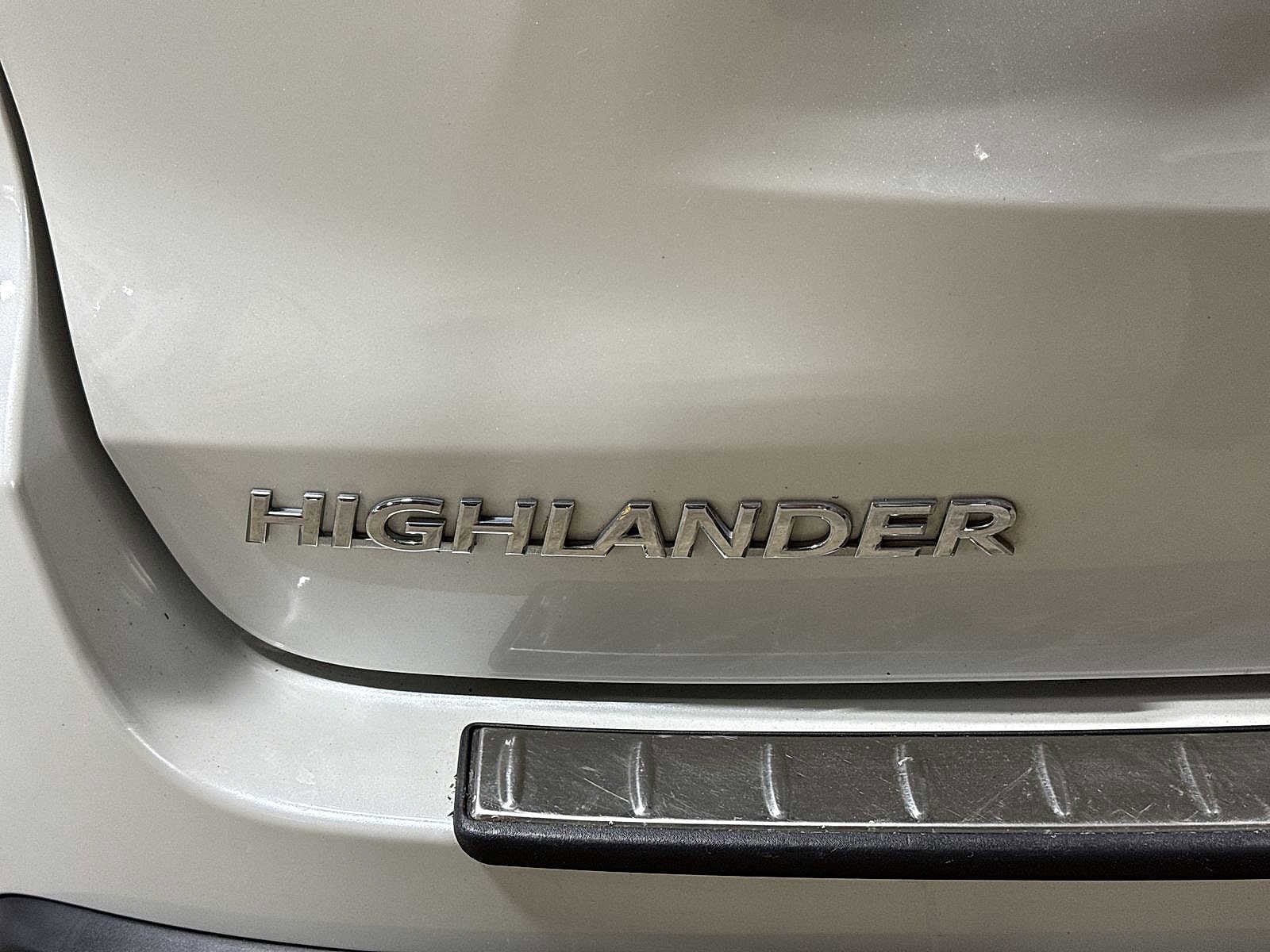 Thumbnail: 2017 Toyota Highlander - 28