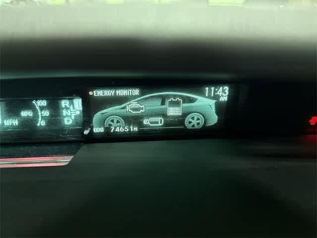 2013 Toyota Prius Two 19