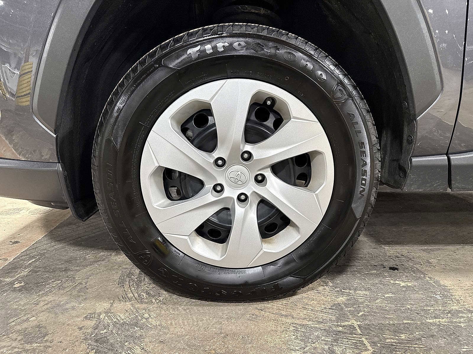 Thumbnail: 2024 Toyota RAV4 - 10