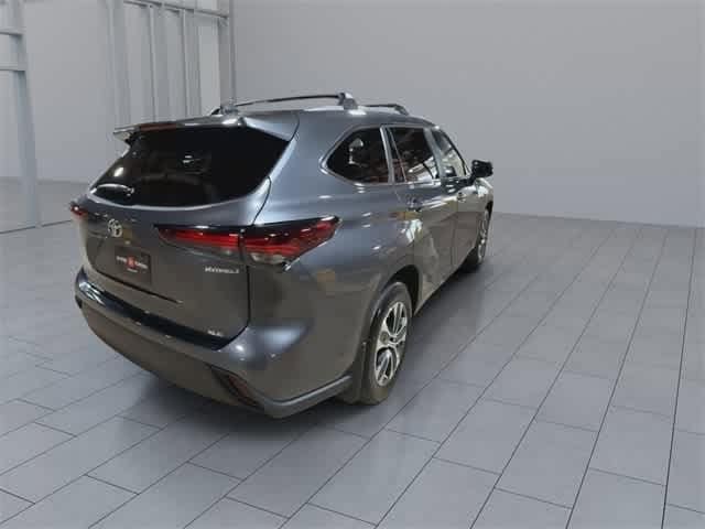 Thumbnail: 2024 Toyota Highlander - 8
