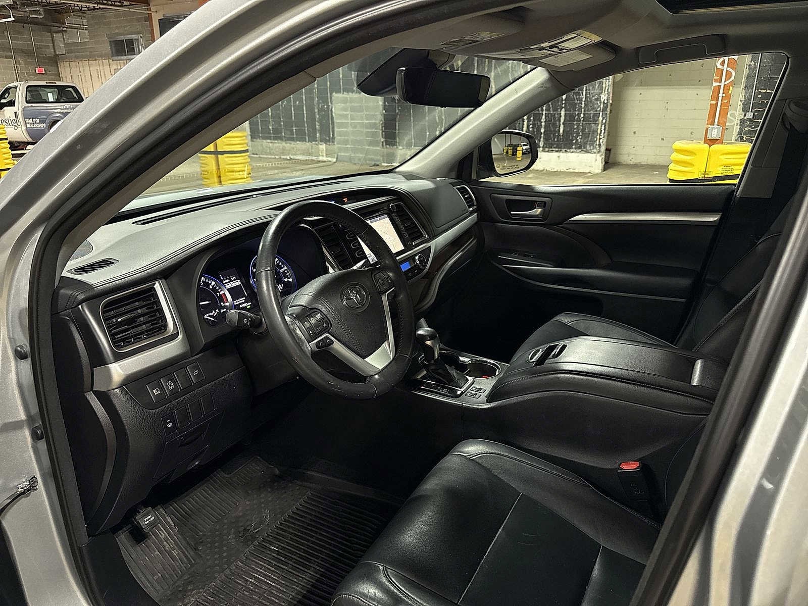 Thumbnail: 2018 Toyota Highlander - 30