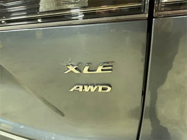 2024 Toyota Corolla Cross XLE 28