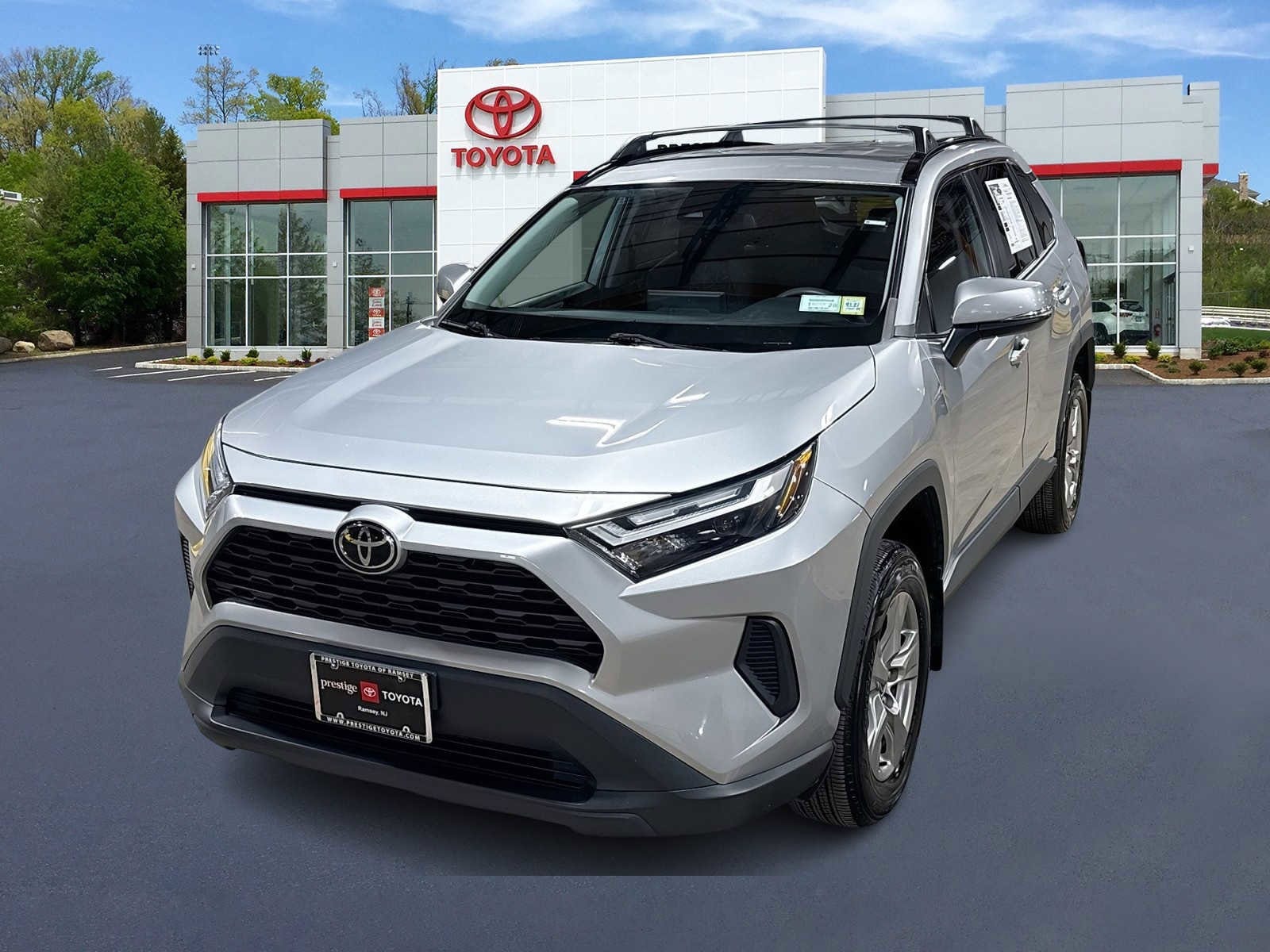 Thumbnail: 2022 Toyota RAV4 - 1