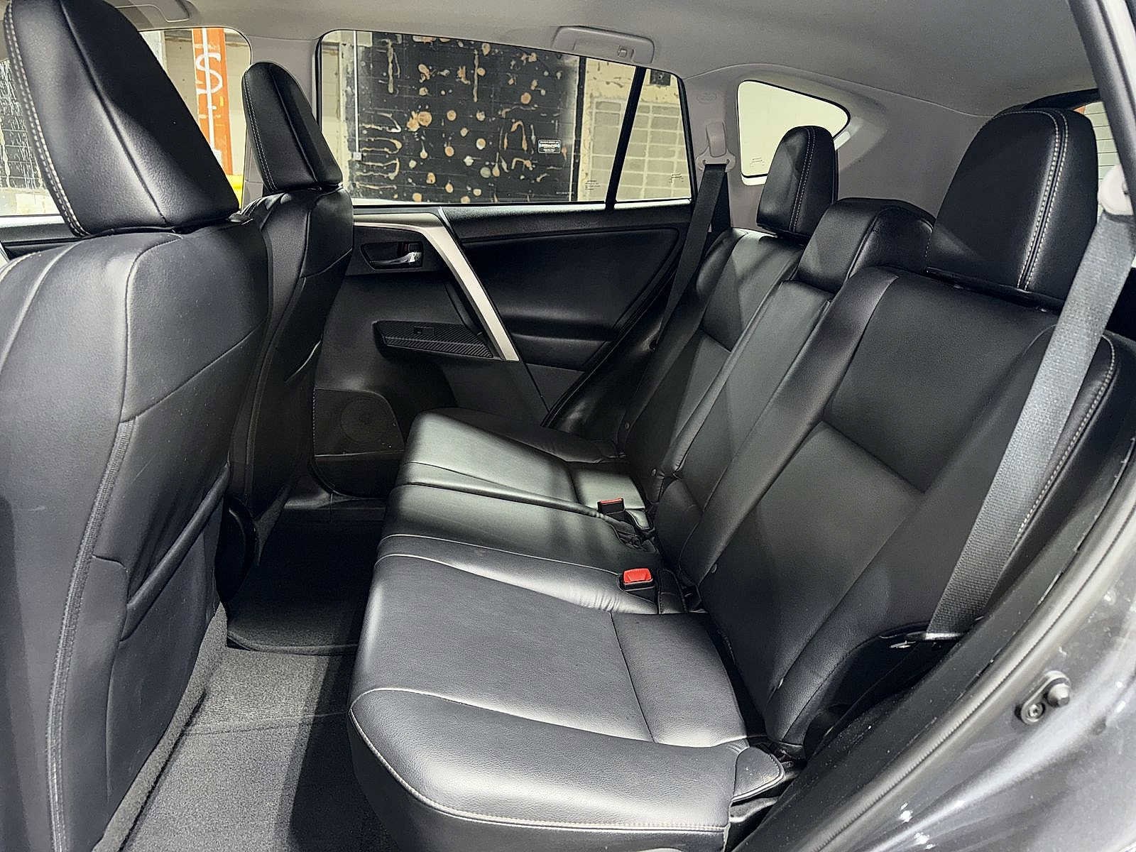 Thumbnail: 2015 Toyota RAV4 - 17