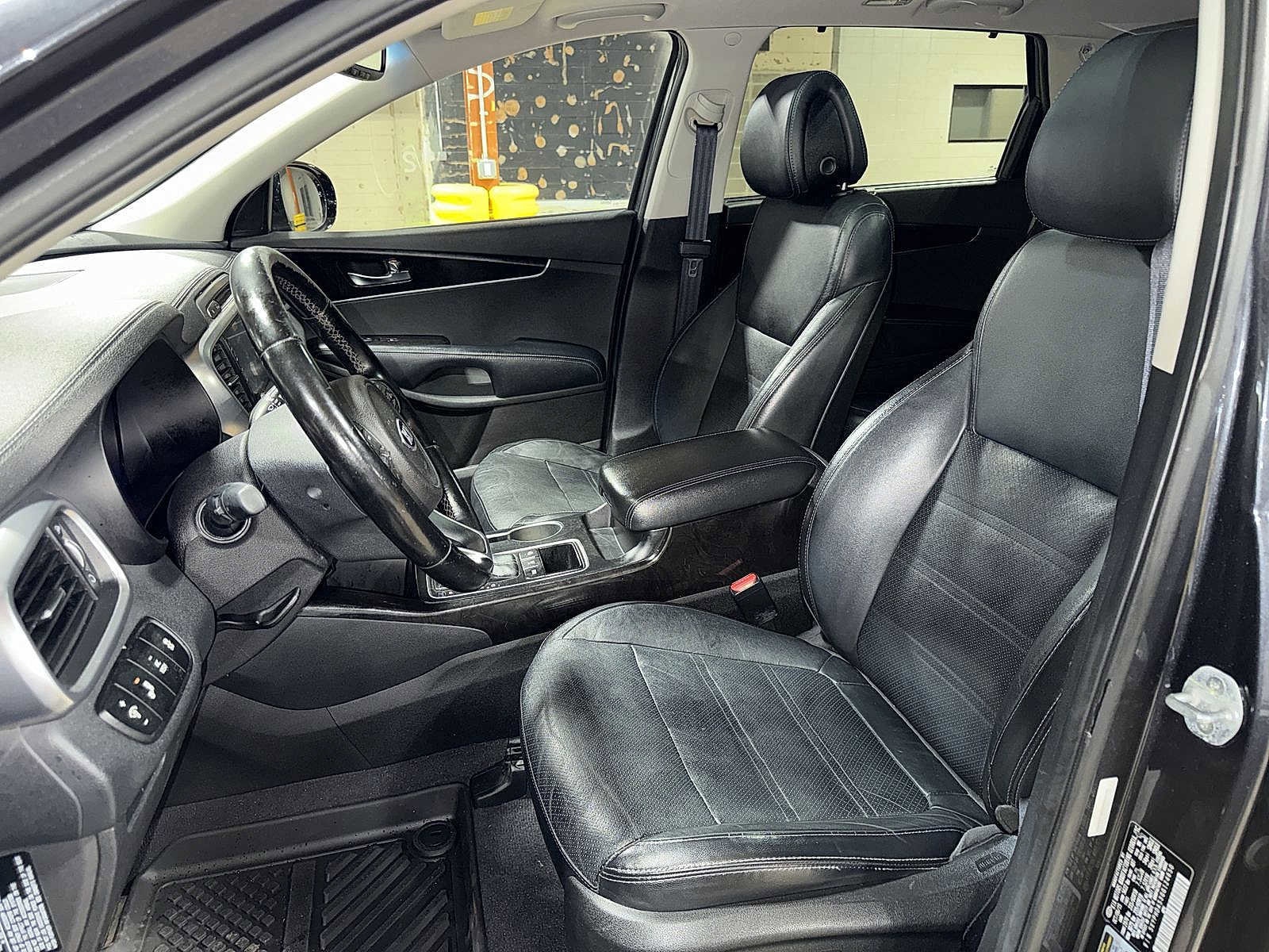 Thumbnail: 2016 Kia Sorento - 15