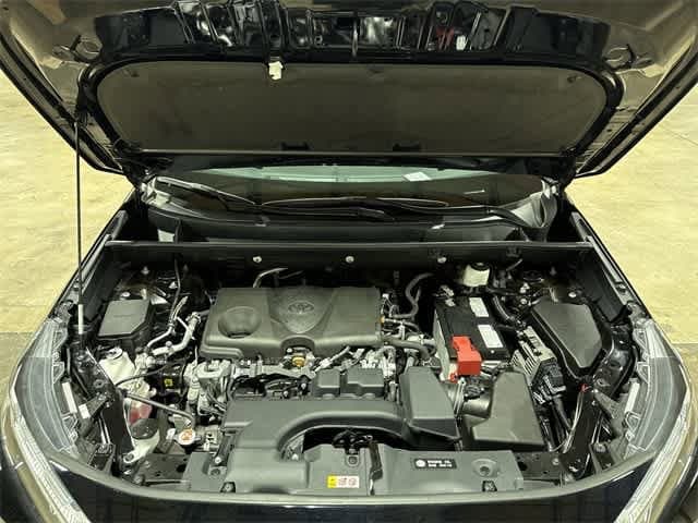 2022 Toyota RAV4 XLE 12