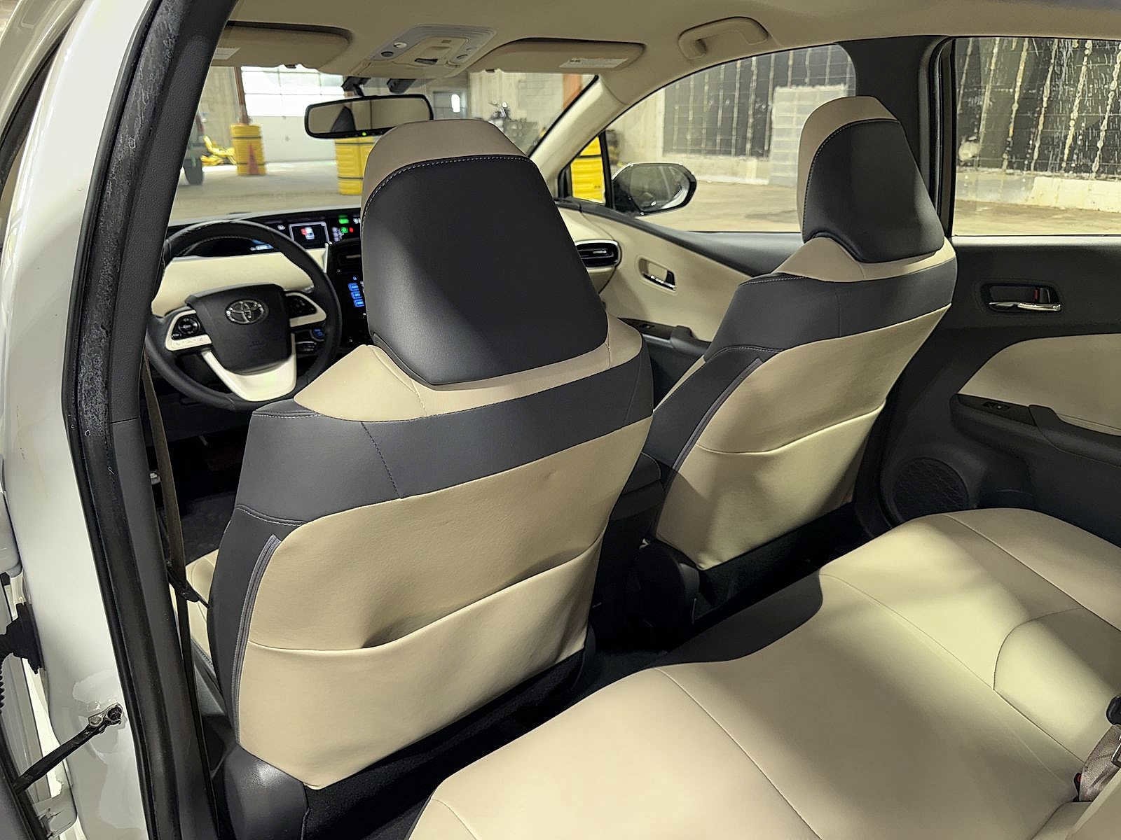 Thumbnail: 2016 Toyota Prius - 27