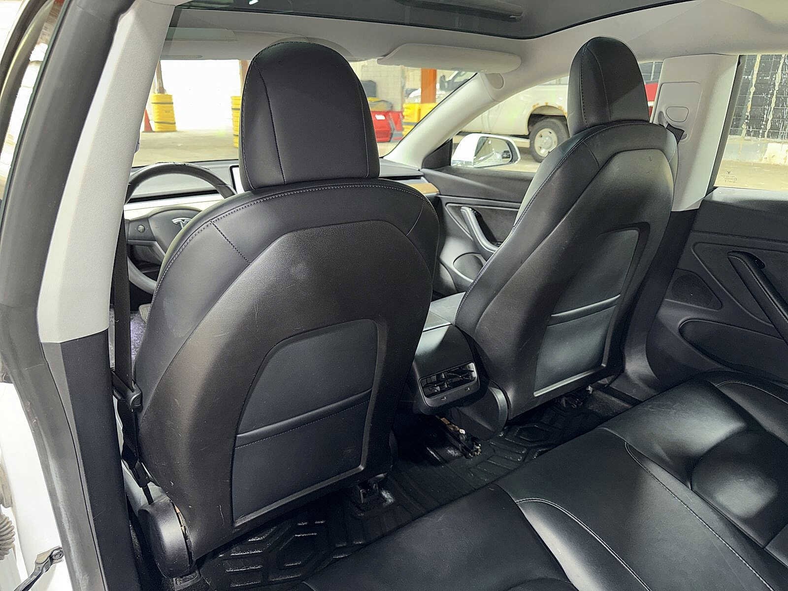 Thumbnail: 2019 Tesla Model 3 - 27