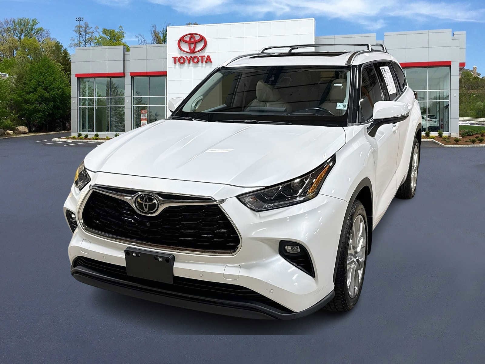 Thumbnail: 2023 Toyota Highlander - 1