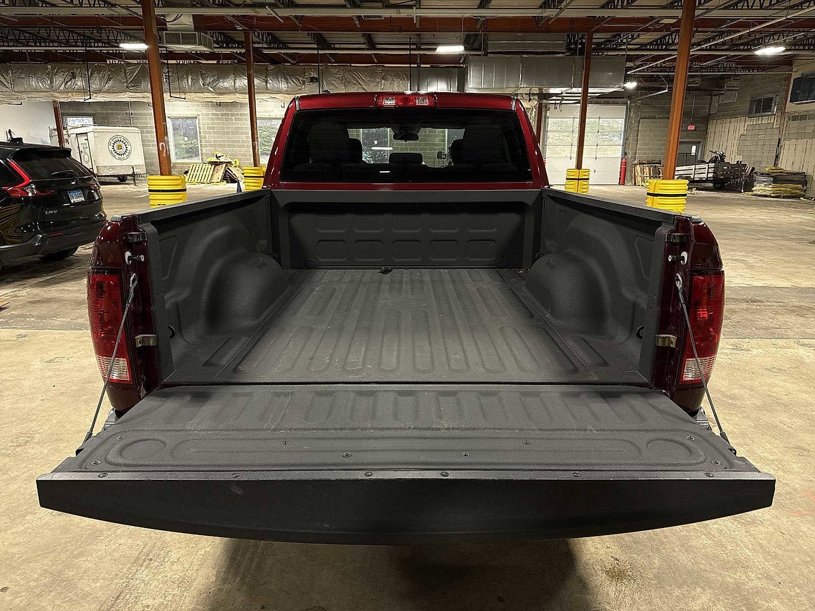 Thumbnail: 2019 RAM 1500 Classic - 11