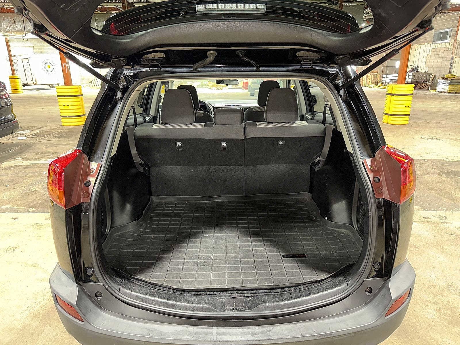 Thumbnail: 2013 Toyota RAV4 - 11