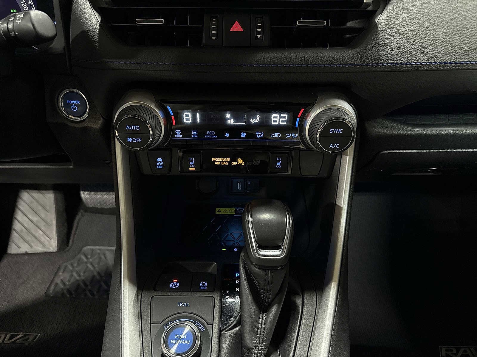 Thumbnail: 2022 Toyota RAV4 - 21