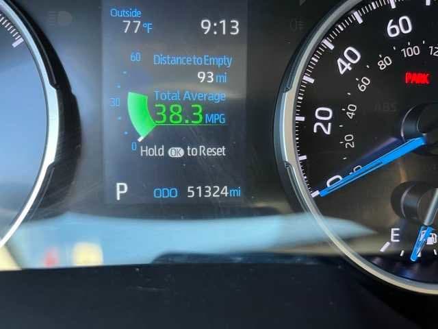 Thumbnail: 2022 Toyota RAV4 - 8