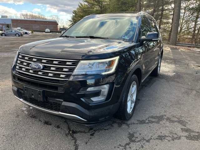 2017 Ford Explorer XLT's photo