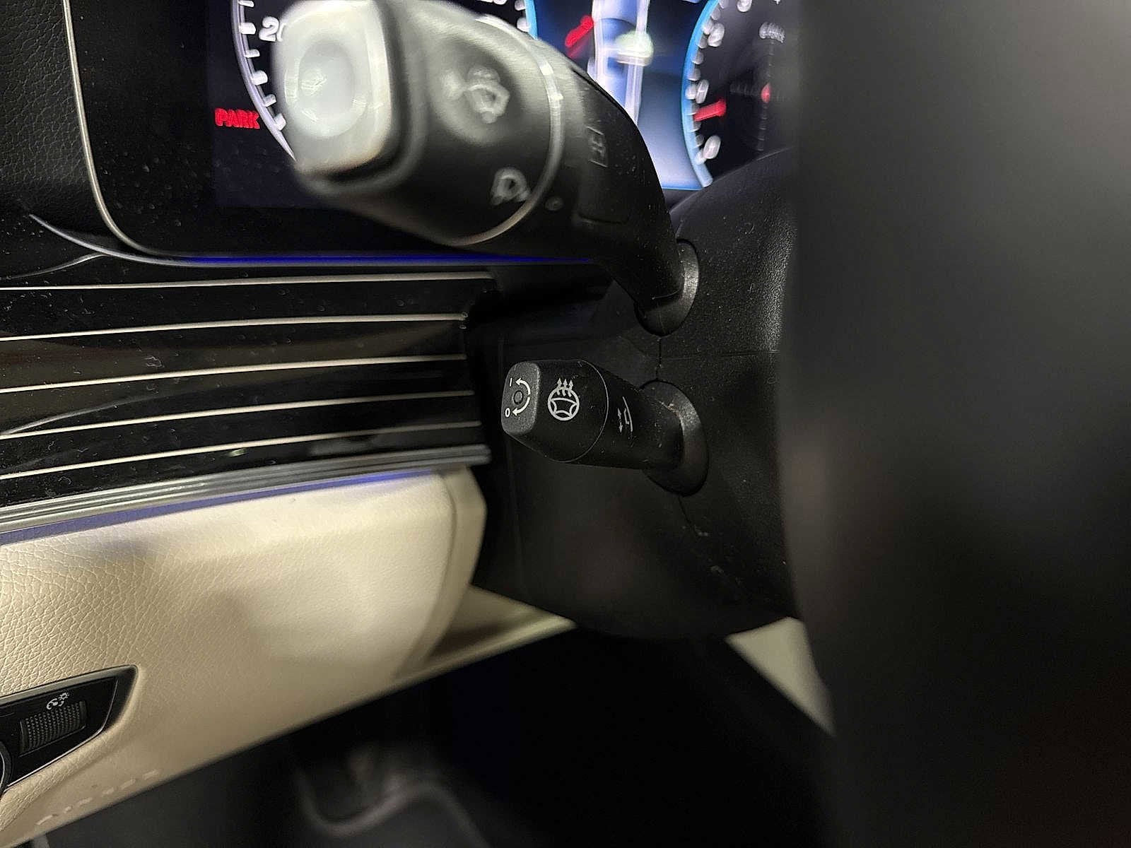 Thumbnail: 2019 Mercedes-Benz E-Class - 32