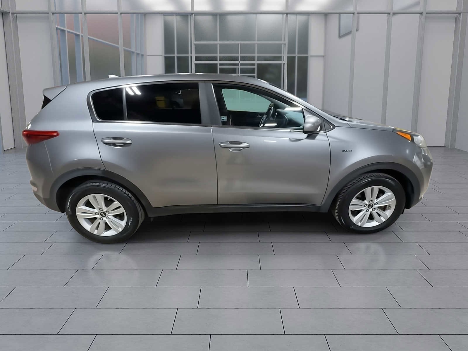 Thumbnail: 2017 Kia Sportage - 9