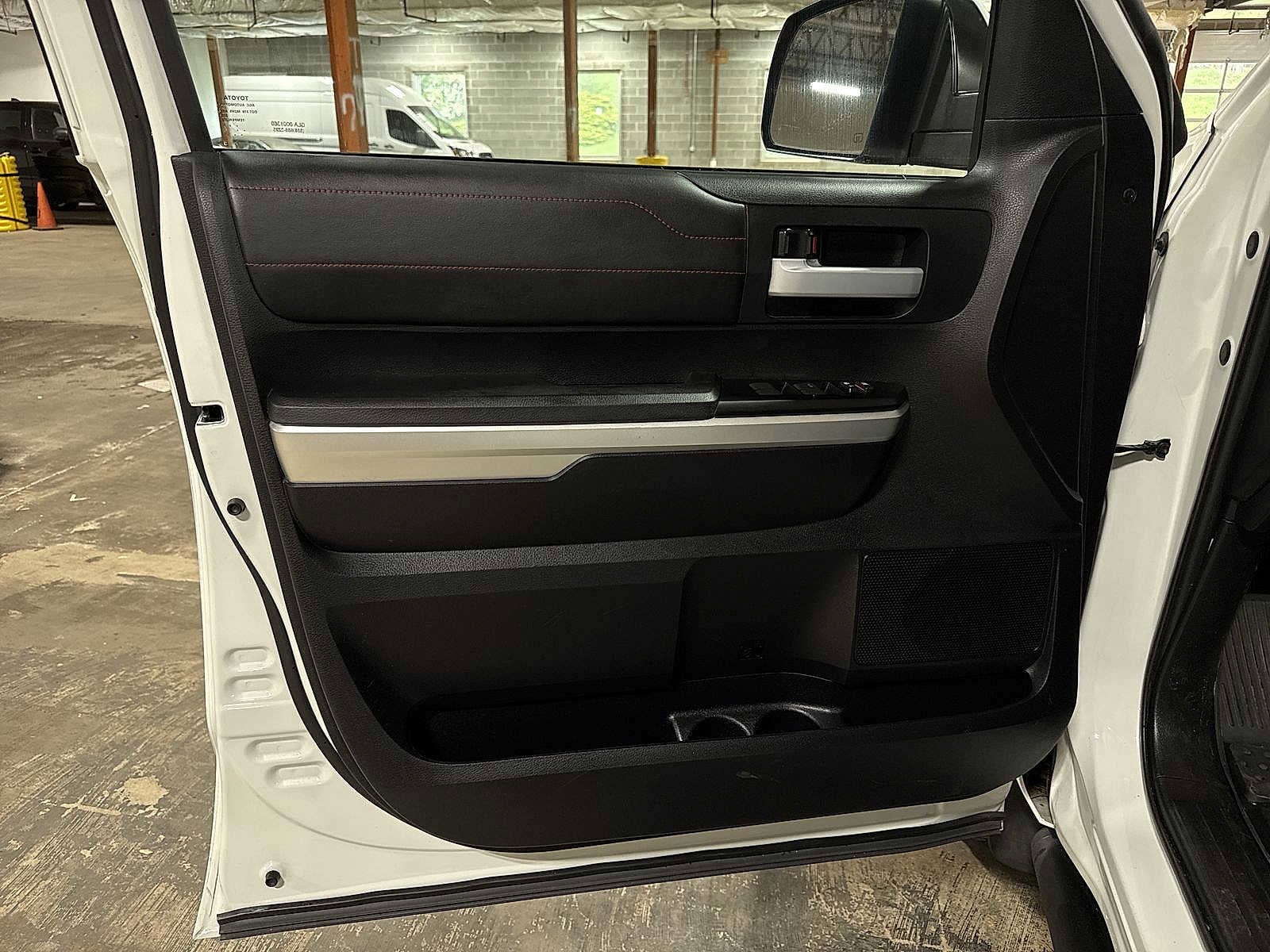 Thumbnail: 2016 Toyota Tundra - 32