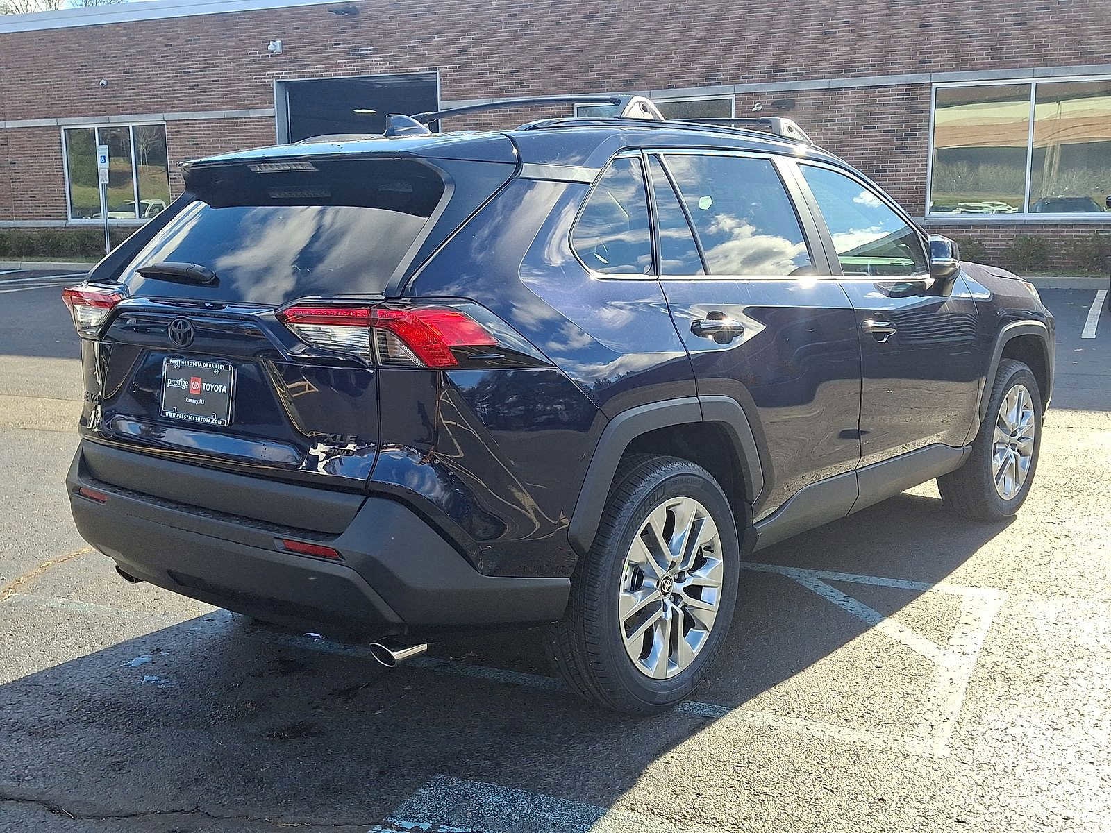 Thumbnail: 2025 Toyota RAV4 - 18