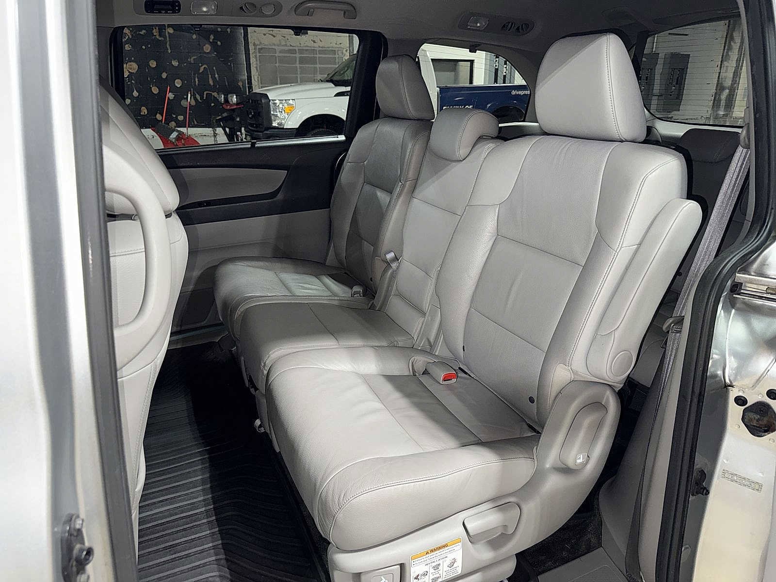 Thumbnail: 2012 Honda Odyssey - 17