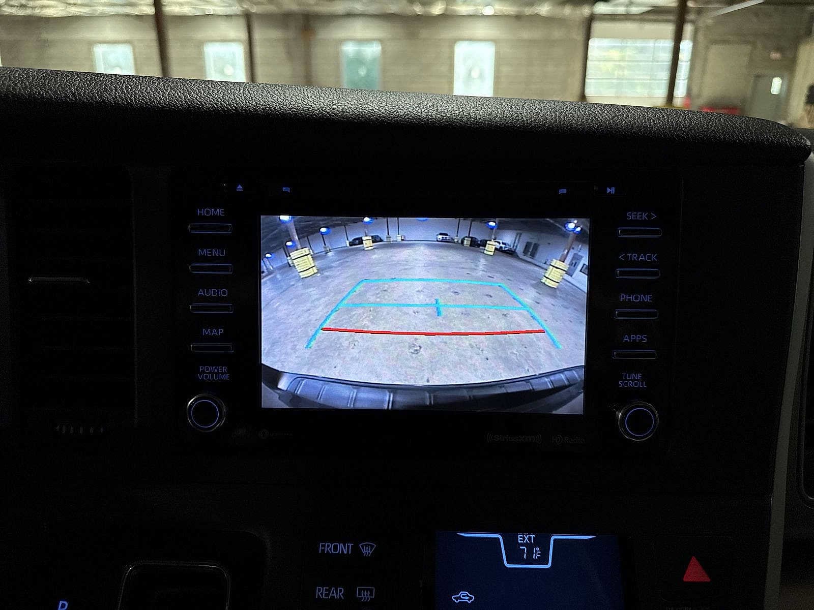Thumbnail: 2020 Toyota Sienna - 25