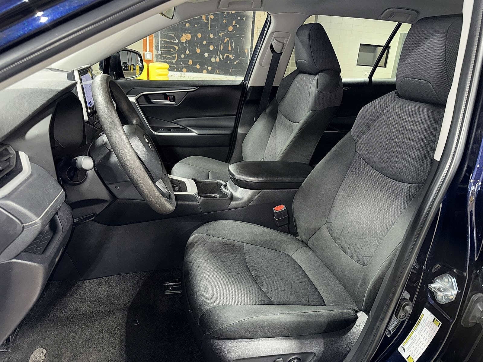 Thumbnail: 2025 Toyota RAV4 - 15