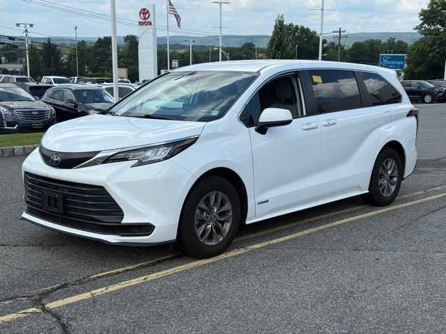 Thumbnail: 2021 Toyota Sienna - 1