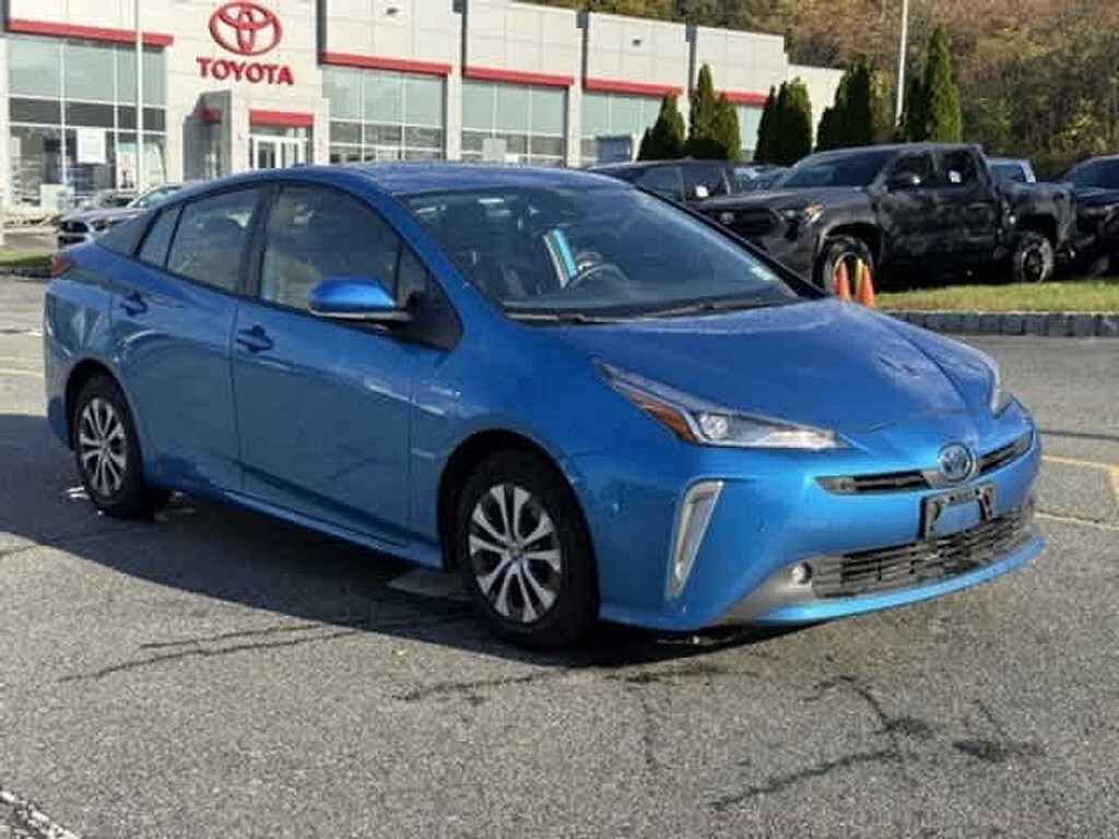 Used 2022 Toyota Prius LE Hatchback