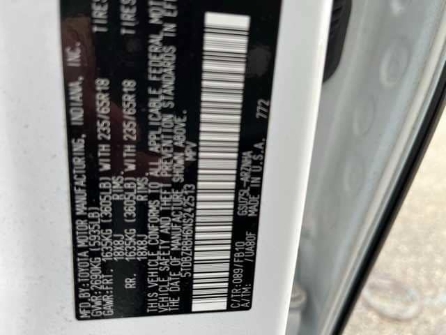 Thumbnail: 2022 Toyota Highlander - 9