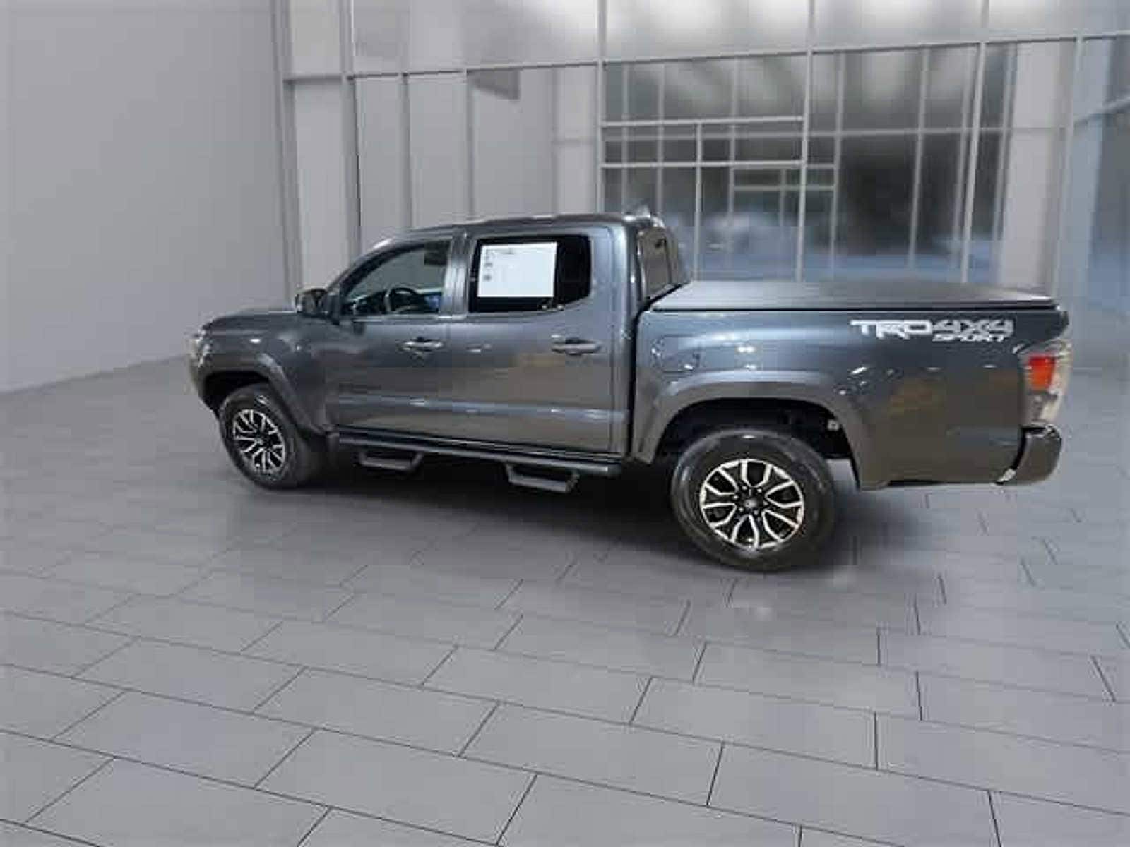 Thumbnail: 2022 Toyota Tacoma - 18