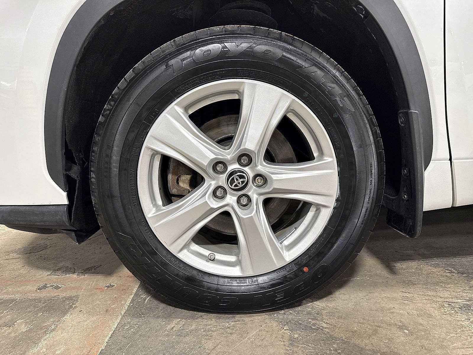 Thumbnail: 2023 Toyota Highlander - 10