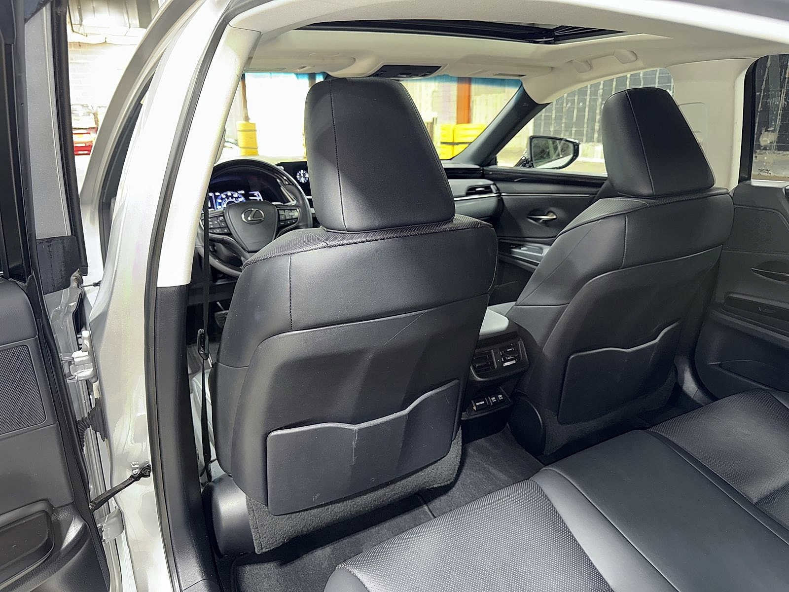 Thumbnail: 2019 Lexus ES - 27