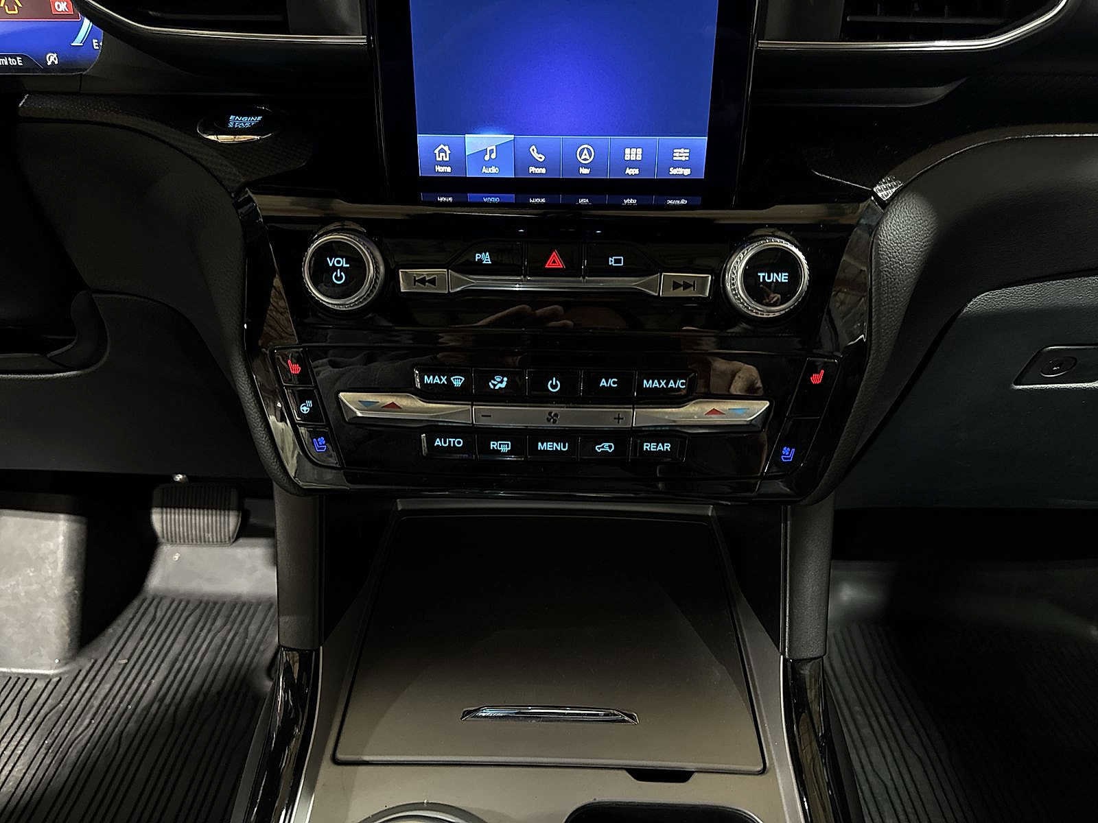 Thumbnail: 2022 Ford Explorer - 23