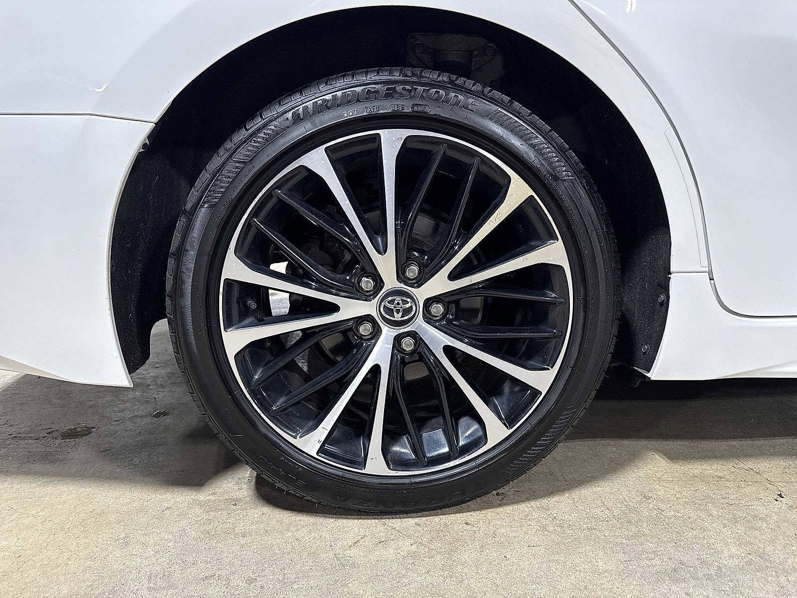 Thumbnail: 2020 Toyota Camry - 10