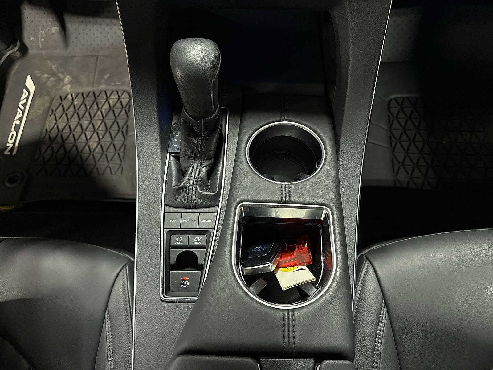 Thumbnail: 2019 Toyota Avalon - 30