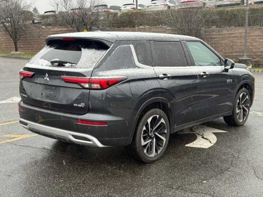 Used 2024 Mitsubishi Outlander PHEV SE SUV