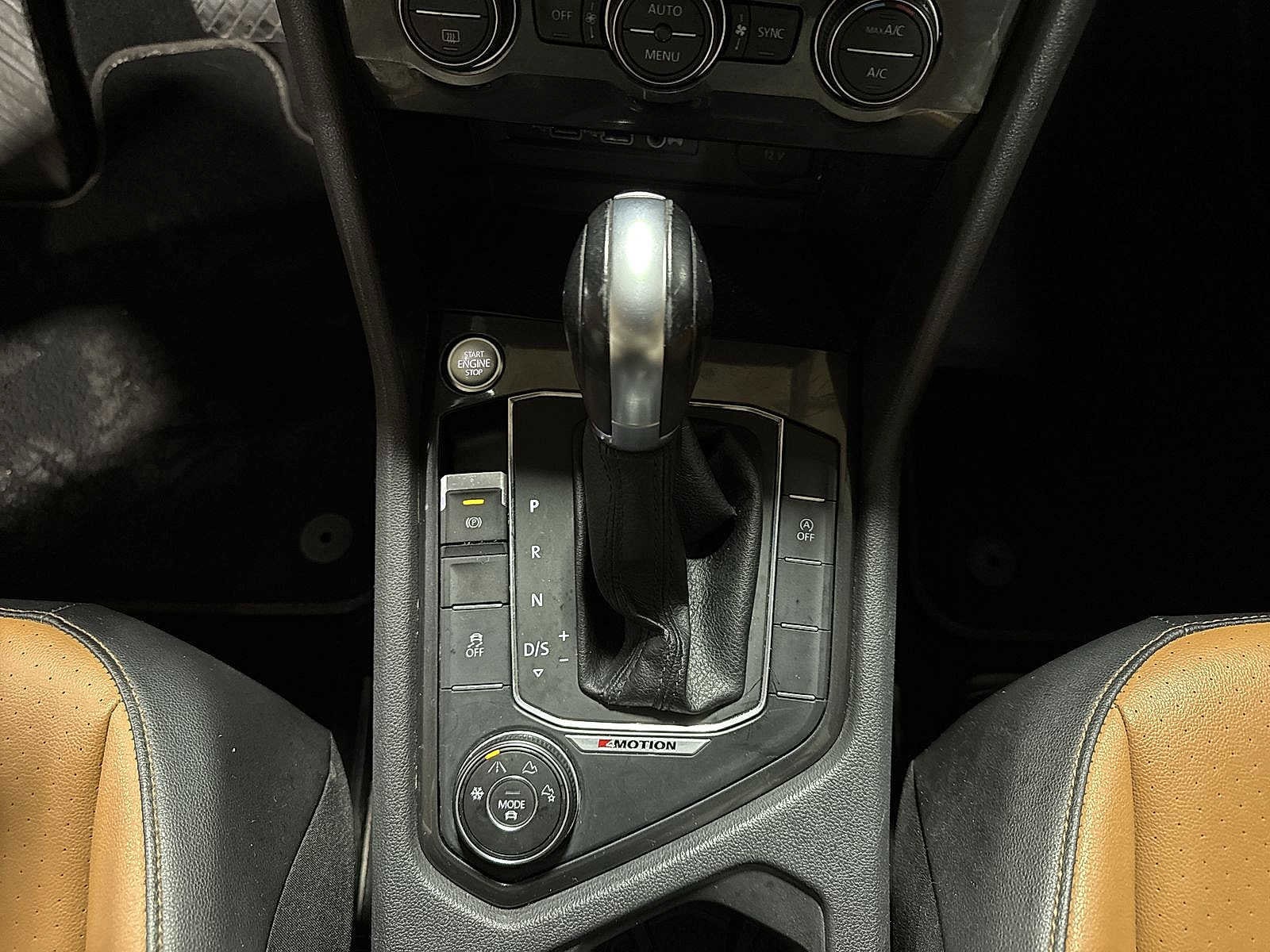 Thumbnail: 2018 Volkswagen Tiguan - 32