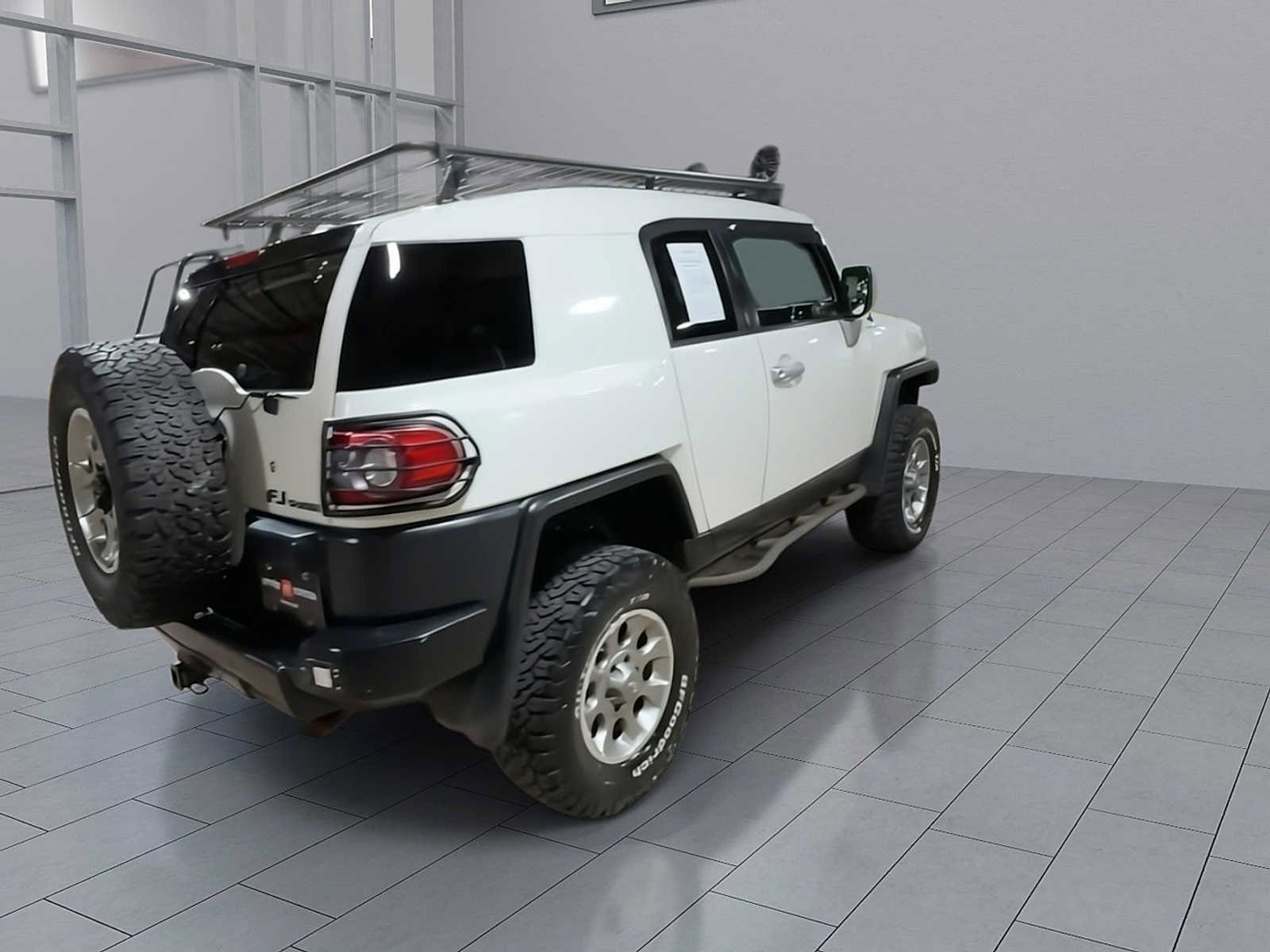 Thumbnail: 2013 Toyota FJ Cruiser - 4