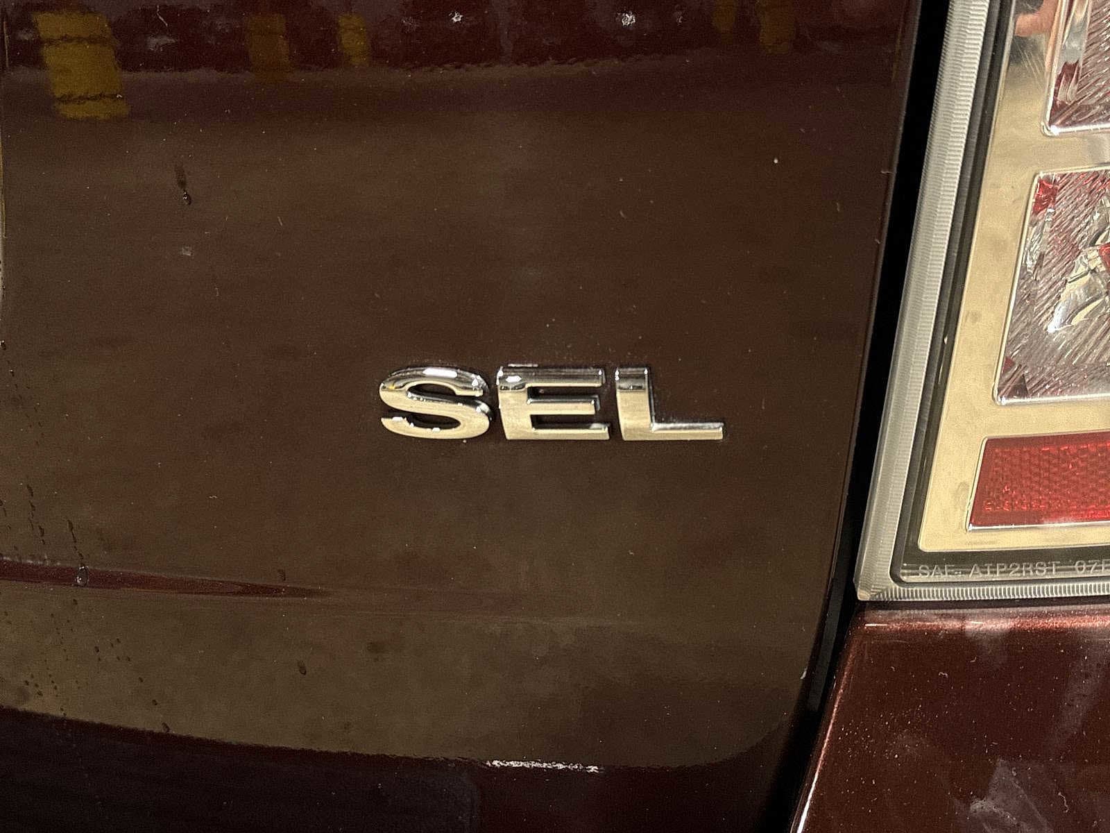 Thumbnail: 2010 Ford Edge - 25