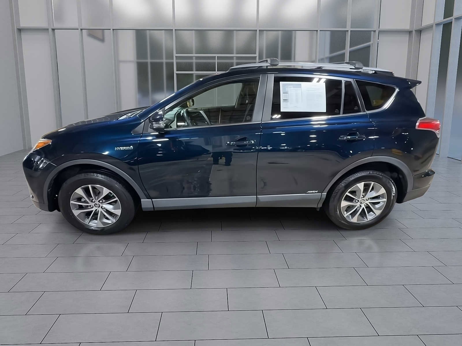 Thumbnail: 2018 Toyota RAV4 - 5