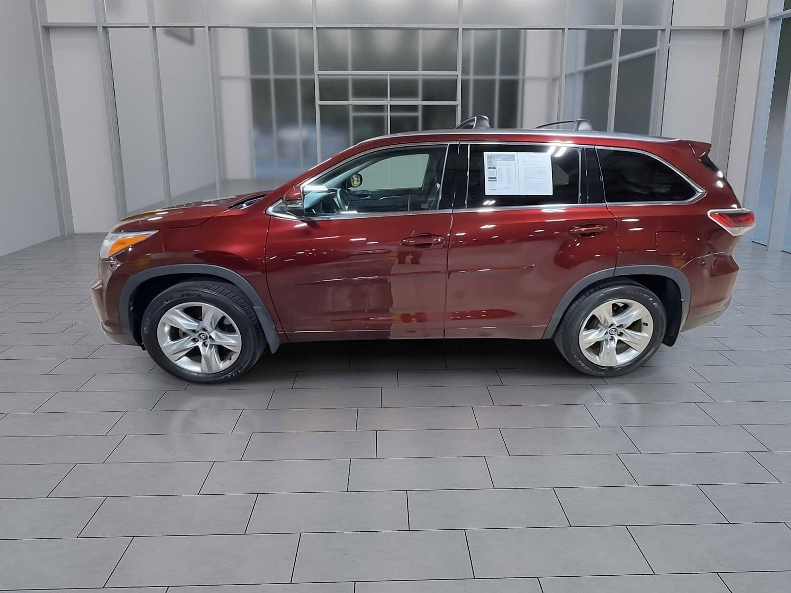 Thumbnail: 2016 Toyota Highlander - 5
