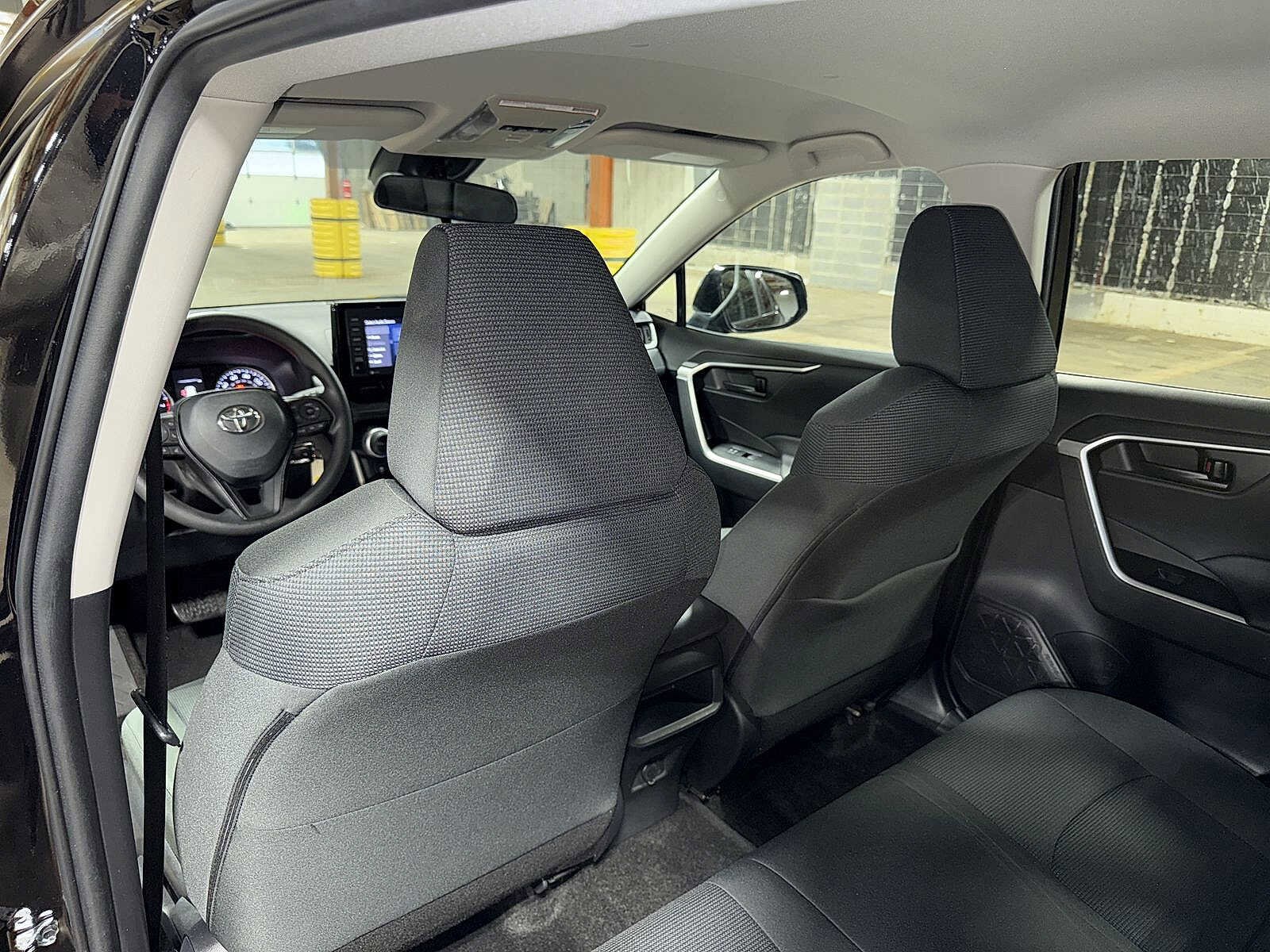 Thumbnail: 2021 Toyota RAV4 - 26