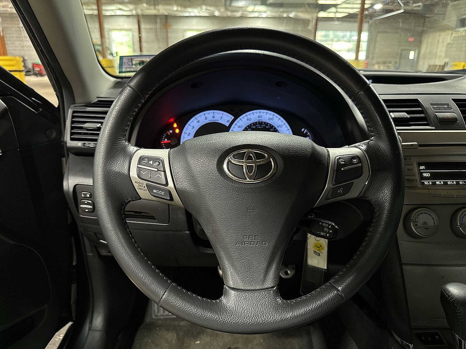 Thumbnail: 2011 Toyota Camry - 15