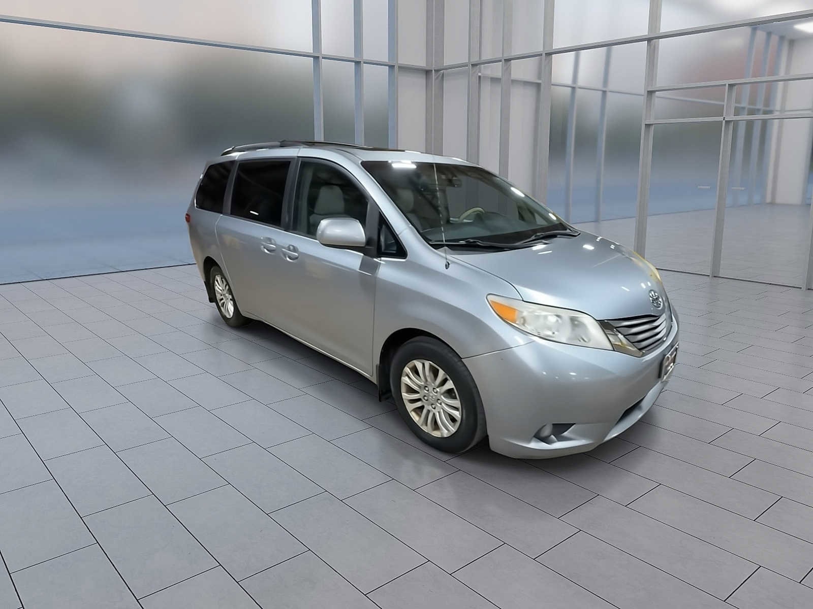 Thumbnail: 2011 Toyota Sienna - 2