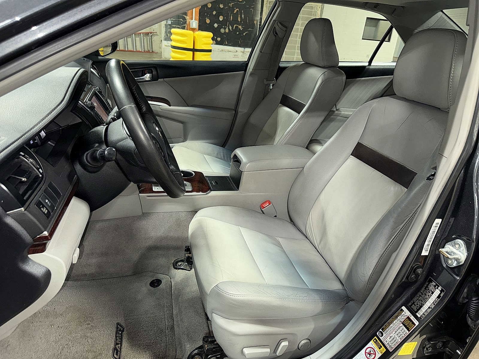 Thumbnail: 2012 Toyota Camry - 14